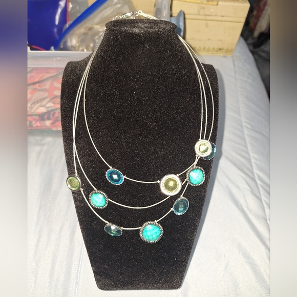 Elegant Multi-Color Necklace - Picture 1 of 6